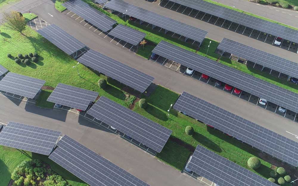 5 MW Solar-Carport mit Sonnenkollektoren von sunevo
