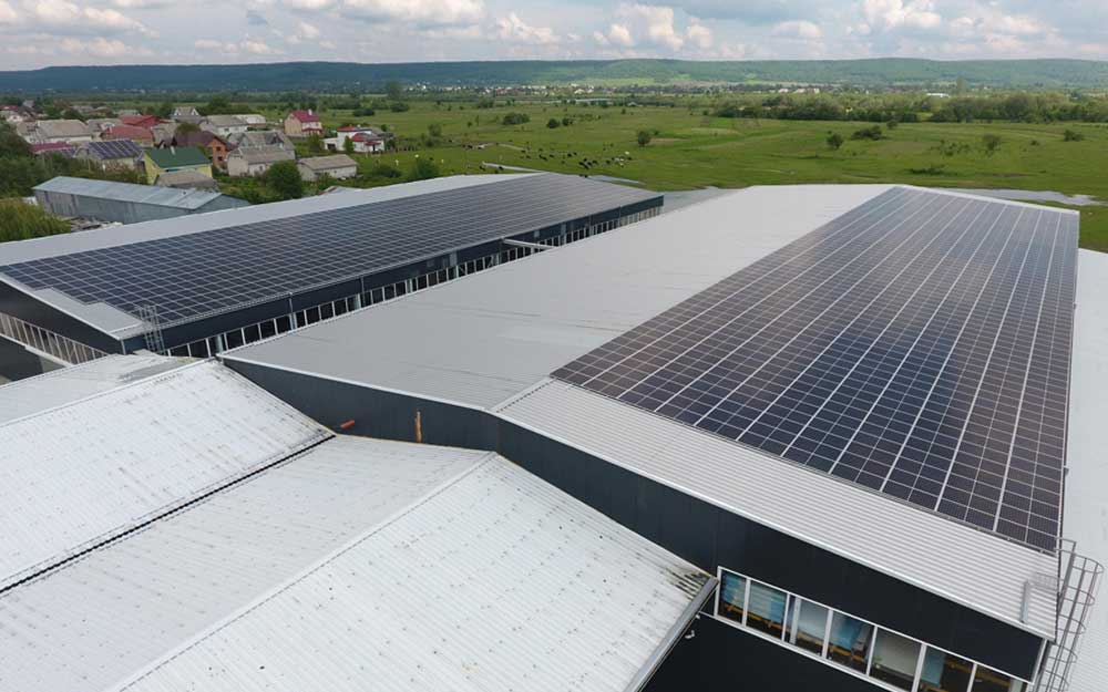 Kommerzielles 1-MW-Solarkraftwerk in Großbritannien
