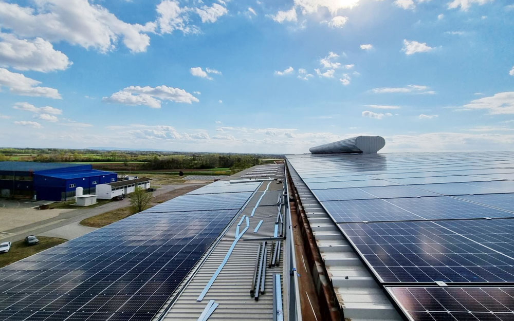 1 MW netzgekoppeltes Solarsystem in Serbien
