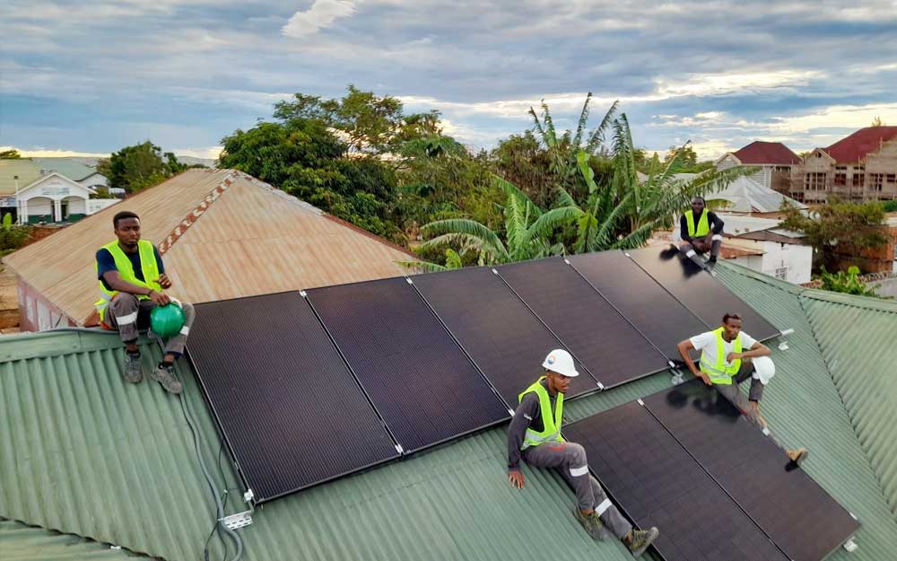 3.7KW Hybrid-Solarsystem mit vollschwarzem Solarpanel
